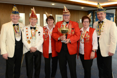 Pokalübergabe Rosenmontagszug 2018
Ehrung für den besten Gesellschaftswagen
1. GKG Fidele Frintroper 1951 e.V
13.02.2018     Foto: Elke Brochhagen